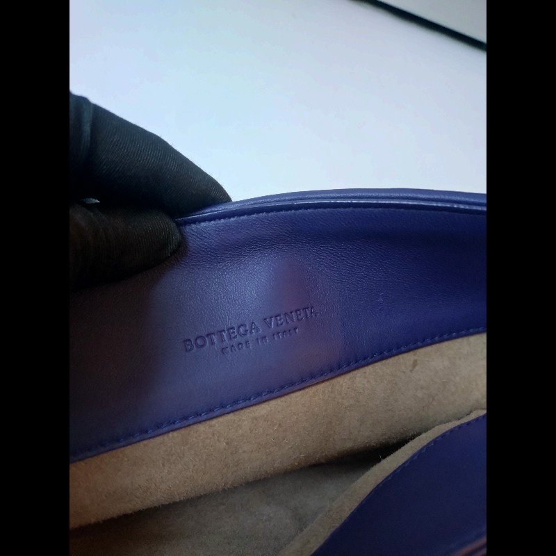 BV 霧黑鍊藍紫皮編織口蓋包-18