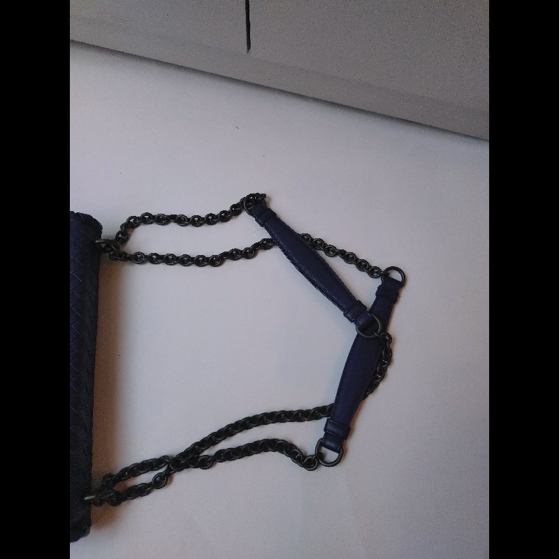 BV 霧黑鍊藍紫皮編織口蓋包-21