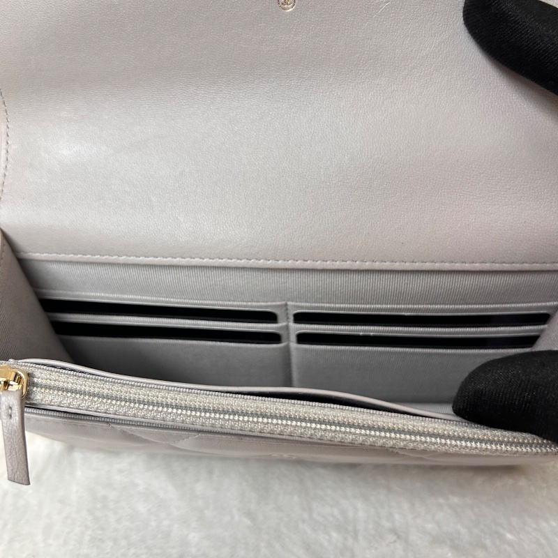 Chanel 19 WOC 絎縫皮鏈條 晶片款 斜背包-24