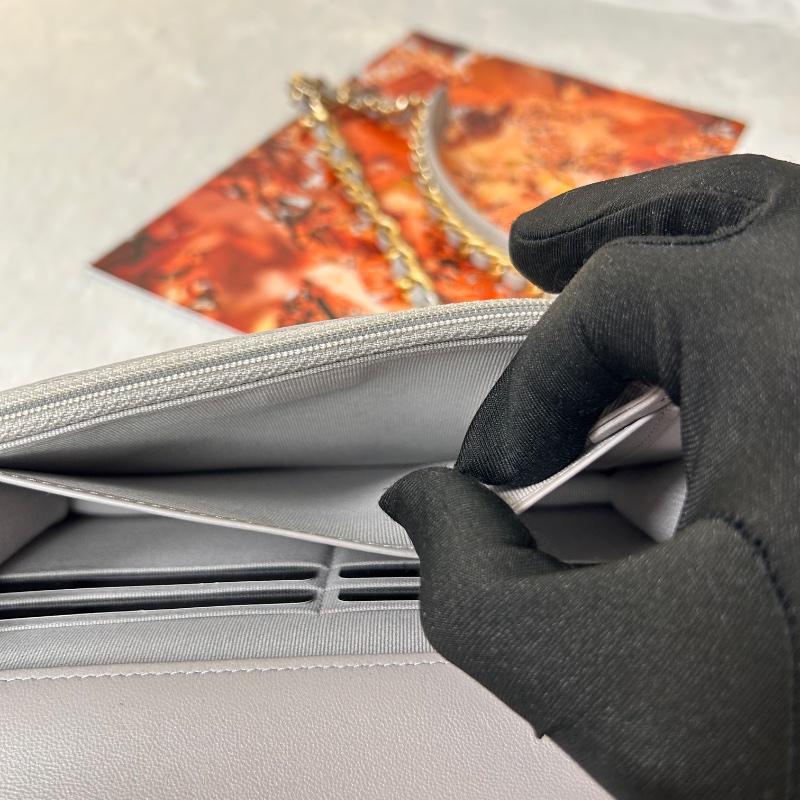 Chanel 19 WOC 絎縫皮鏈條 晶片款 斜背包-28