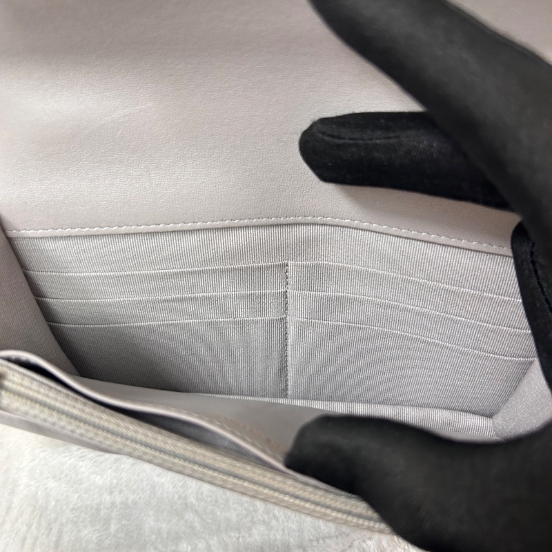 Chanel 19 WOC 絎縫皮鏈條 晶片款 斜背包-33