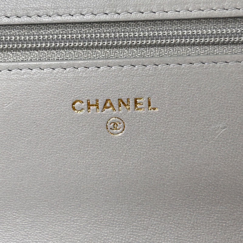 Chanel 19 WOC 絎縫皮鏈條 晶片款 斜背包-35