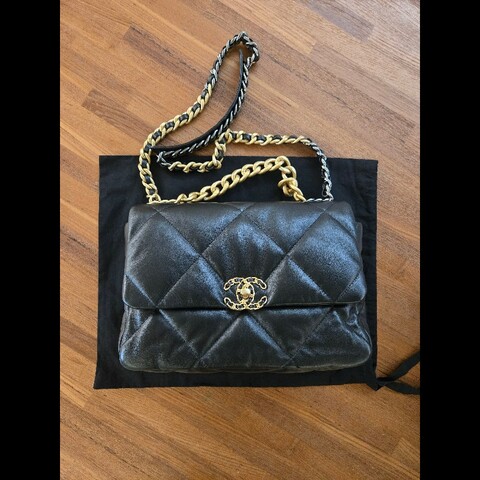 (近新閒置品)Chanel19中號黑金