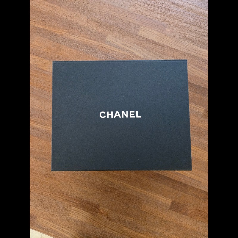 (近新閒置品)Chanel19中號黑金-1