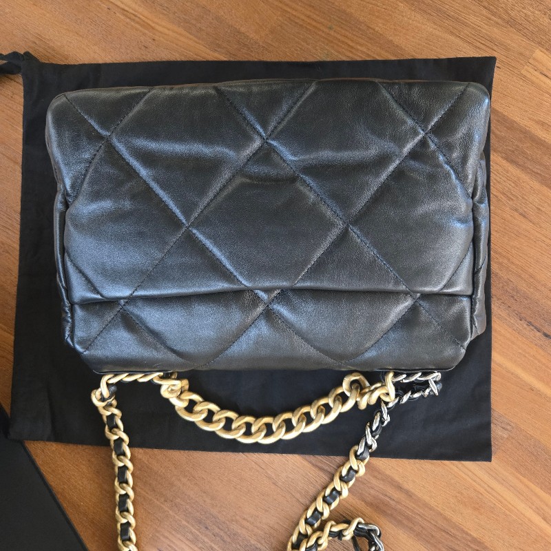 (近新閒置品)Chanel19中號黑金-2