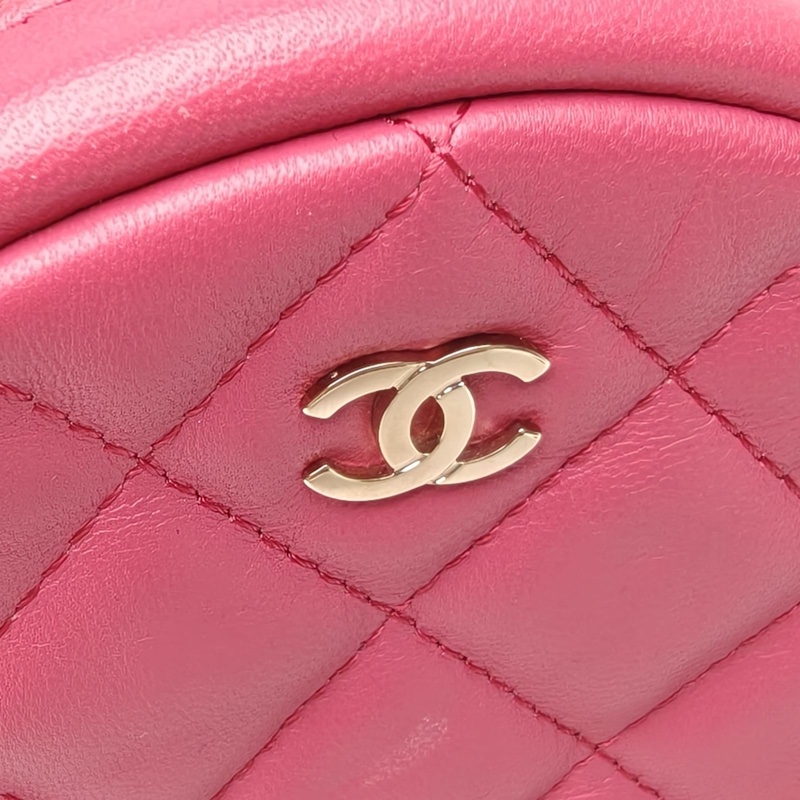CHANEL 圓餅包經典Mini粉色羊皮26開金扣-4