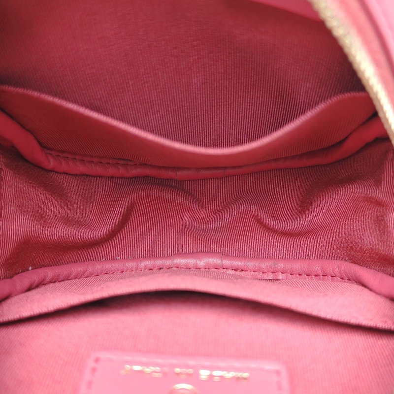 CHANEL 圓餅包經典Mini粉色羊皮26開金扣-5