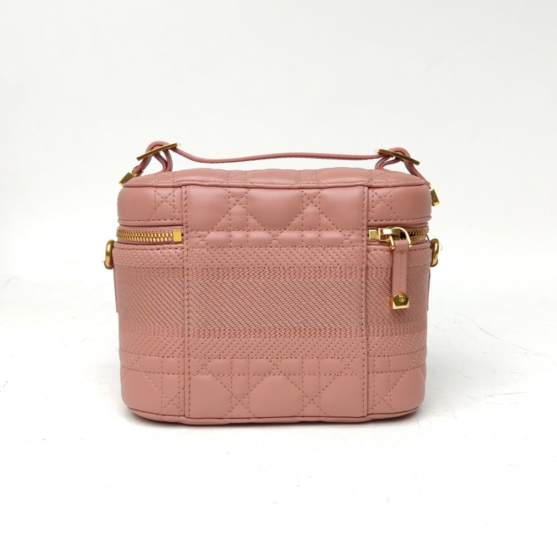 DIOR Vanity化妝包小號粉色羊皮金扣2020藤格紋-2