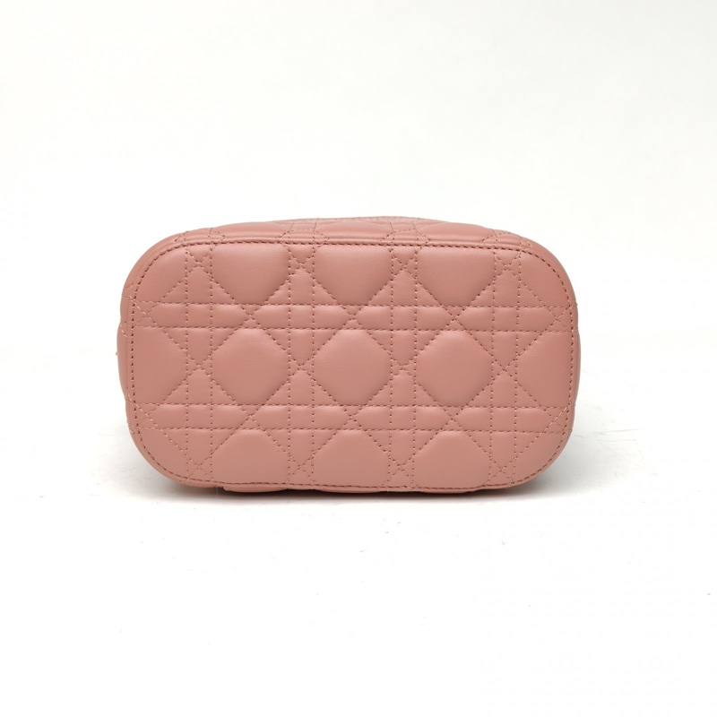 DIOR Vanity化妝包小號粉色羊皮金扣2020藤格紋-3