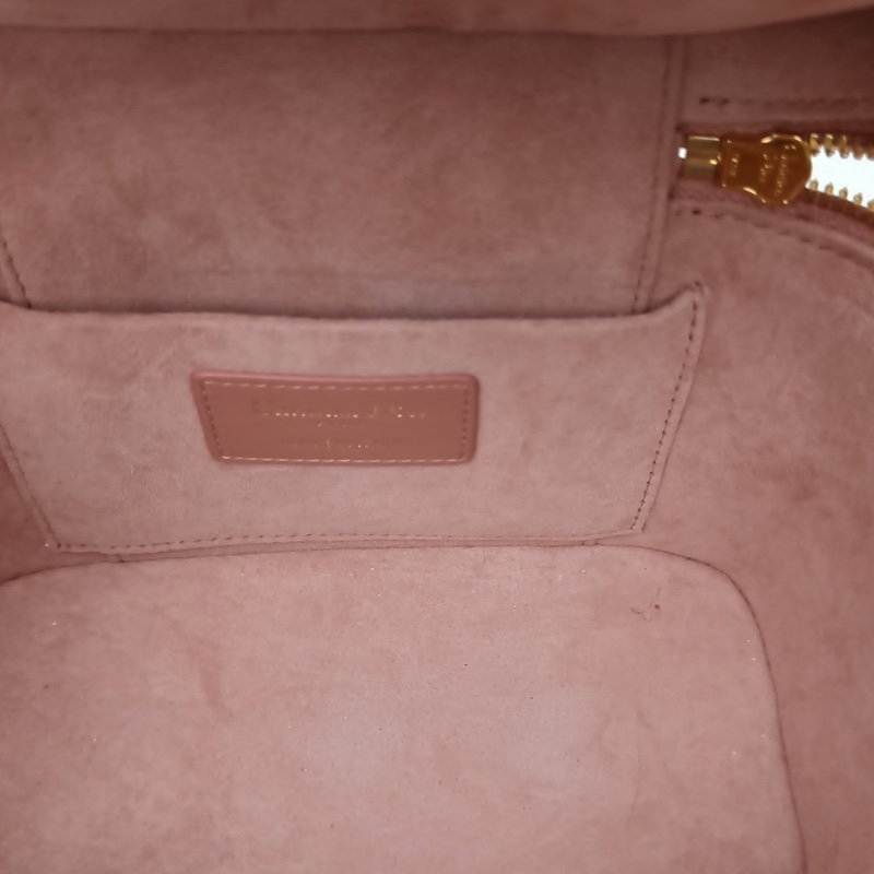 DIOR Vanity化妝包小號粉色羊皮金扣2020藤格紋-4