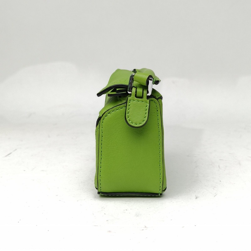 LOEWE Puzzle幾何包超迷你mini綠色牛皮-1
