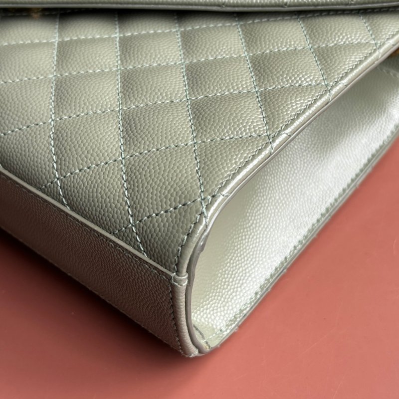 中號 :: Saint Laurent:: YSL Envelope 鼠尾草綠 粒面絎縫皮革金釦信封金鏈包 斜背包 肩背包-7