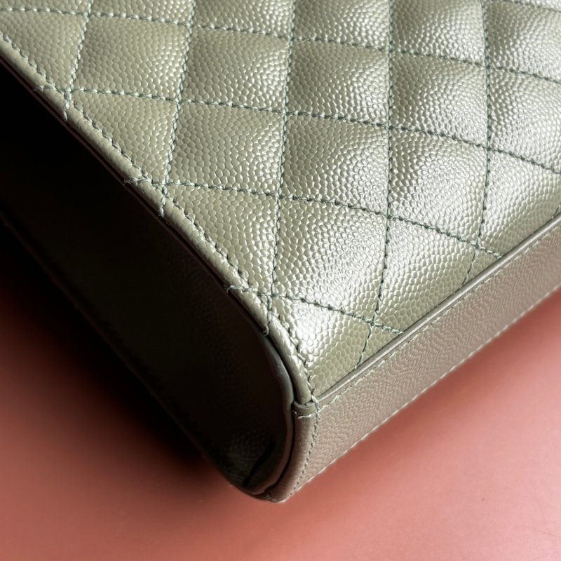 中號 :: Saint Laurent:: YSL Envelope 鼠尾草綠 粒面絎縫皮革金釦信封金鏈包 斜背包 肩背包-10