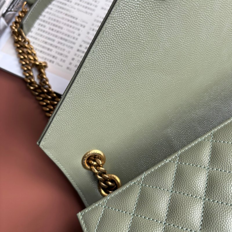 中號 :: Saint Laurent:: YSL Envelope 鼠尾草綠 粒面絎縫皮革金釦信封金鏈包 斜背包 肩背包-17