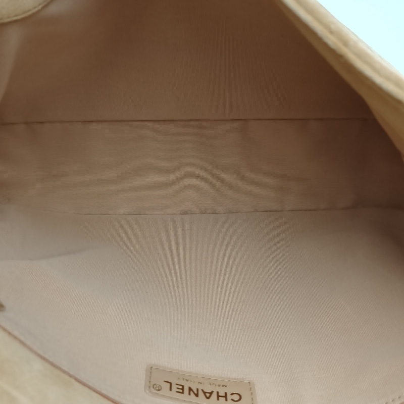 CHANEL 26C麂皮hobo郵差包米駝色晶片開金扣-5