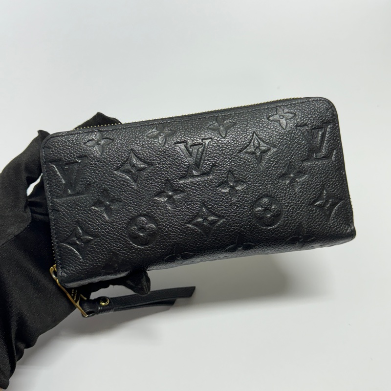 (超新全配🎁) LV M61864 黑老花 牛皮壓紋 長夾 (專櫃38,800)-5