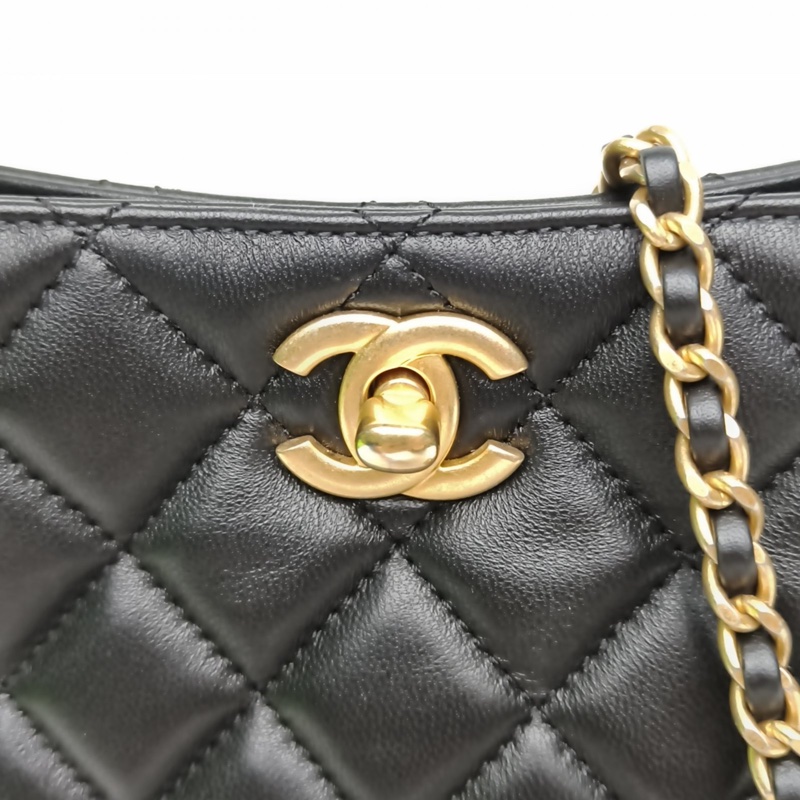 CHANEL 22S金球菱格紋HOBO斜挎包黑色羊皮晶片金扣-4