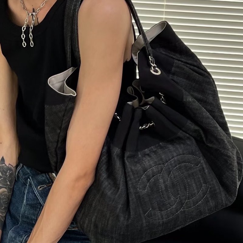 CHANEL深藍色丹寧牛仔肩背托特包(超甜甜價)-0