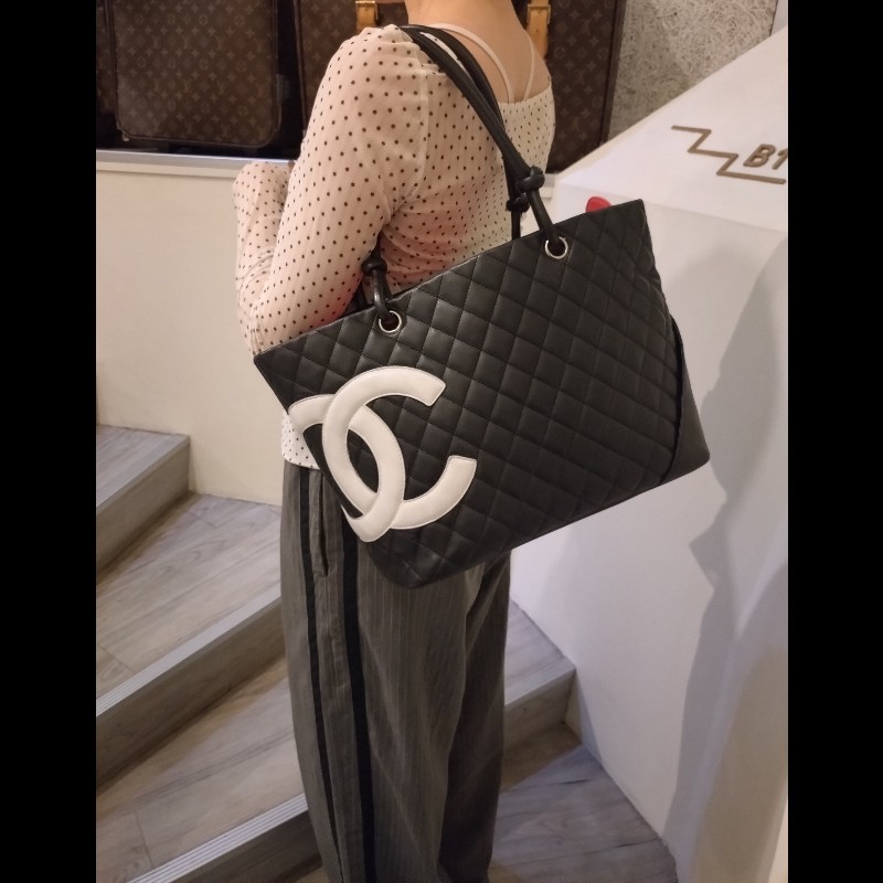 Chanel 黑底白雙C康朋大托特包-1