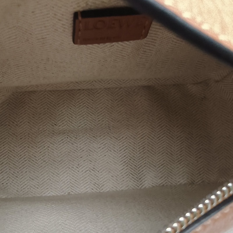 LOEWE Puzzle18幾何包迷你MINI棕色牛皮-4