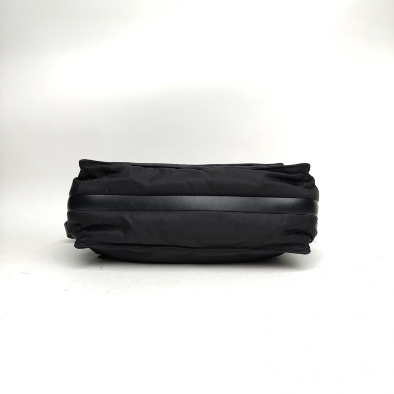 PRADA 黑色尼龍Re-Nylon超大號郵差包-3