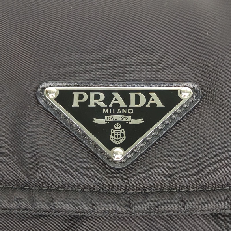 PRADA 黑色尼龍Re-Nylon超大號郵差包-4