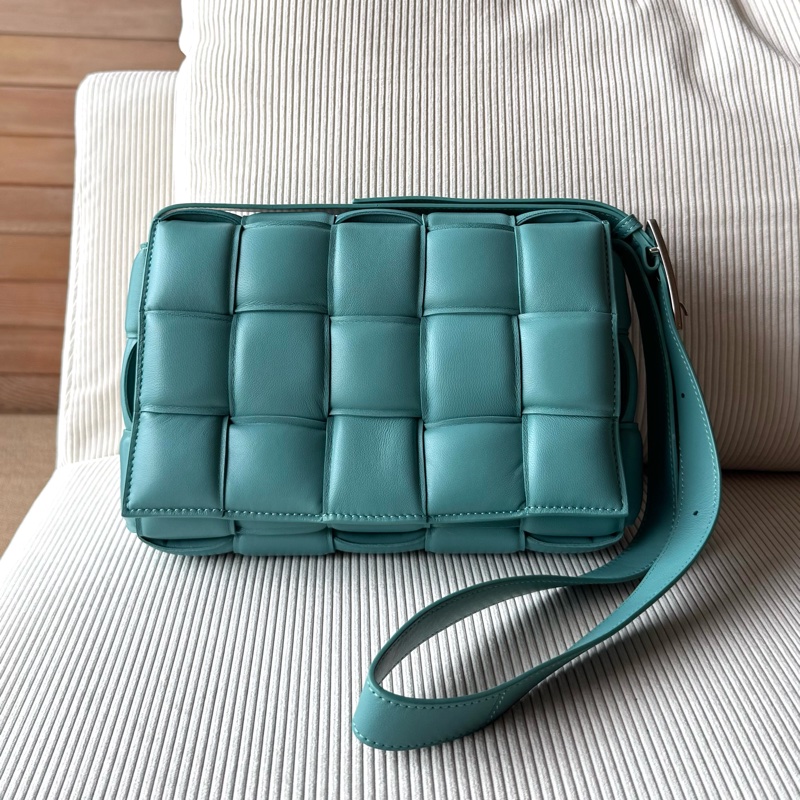 9.9成新 Bottega Veneta Padded Cassette 枕頭包 藍綠-5