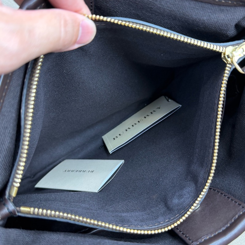 上架中🔑Burberry 經典格紋拉鍊3用包-21