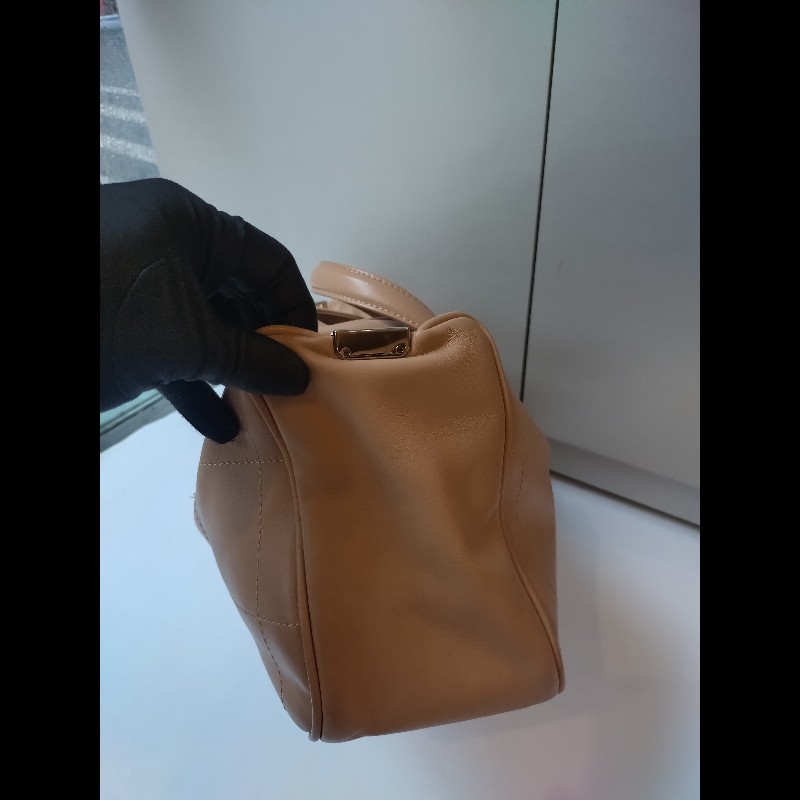 Chanel 奶茶色方格皮革手提波士頓吐司包-9