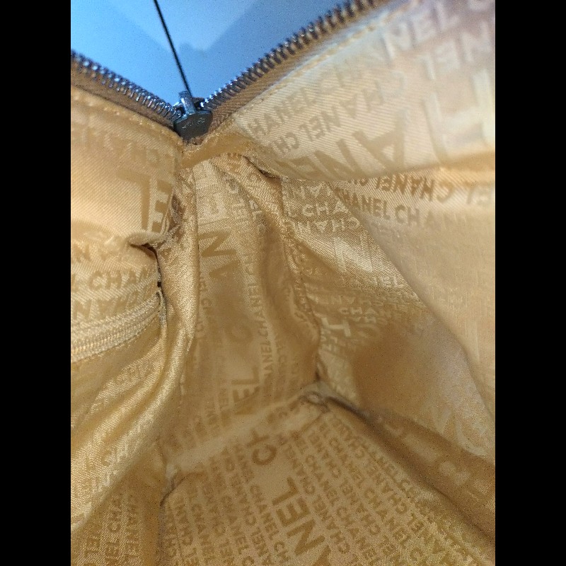 Chanel 奶茶色方格皮革手提波士頓吐司包-22