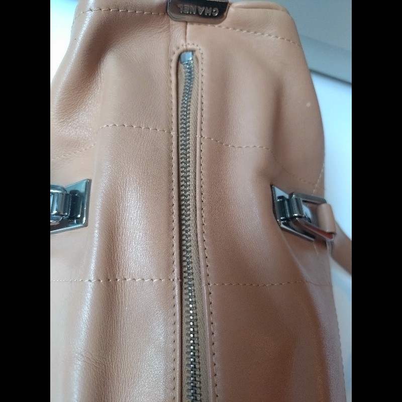 Chanel 奶茶色方格皮革手提波士頓吐司包-33