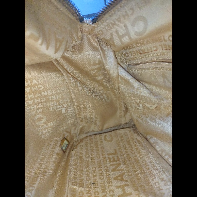 Chanel 奶茶色方格皮革手提波士頓吐司包-48