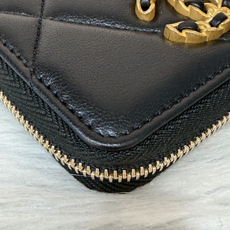 Chanel 19 AP0949 黑羊皮金扣短夾 短夾 零錢包 卡包 卡夾-10