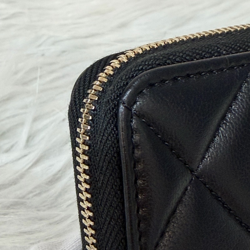 Chanel 19 AP0949 黑羊皮金扣短夾 短夾 零錢包 卡包 卡夾-11