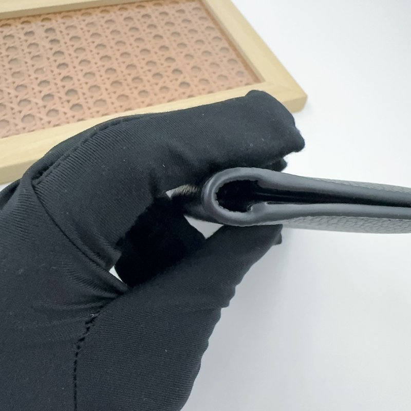 DIOR黑色牛皮直式對折卡夾-8