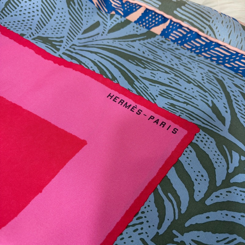 HERMES Cavalier En Formes 馬 駿馬 圖形騎士 方巾 絲巾 90ㄨ90-5