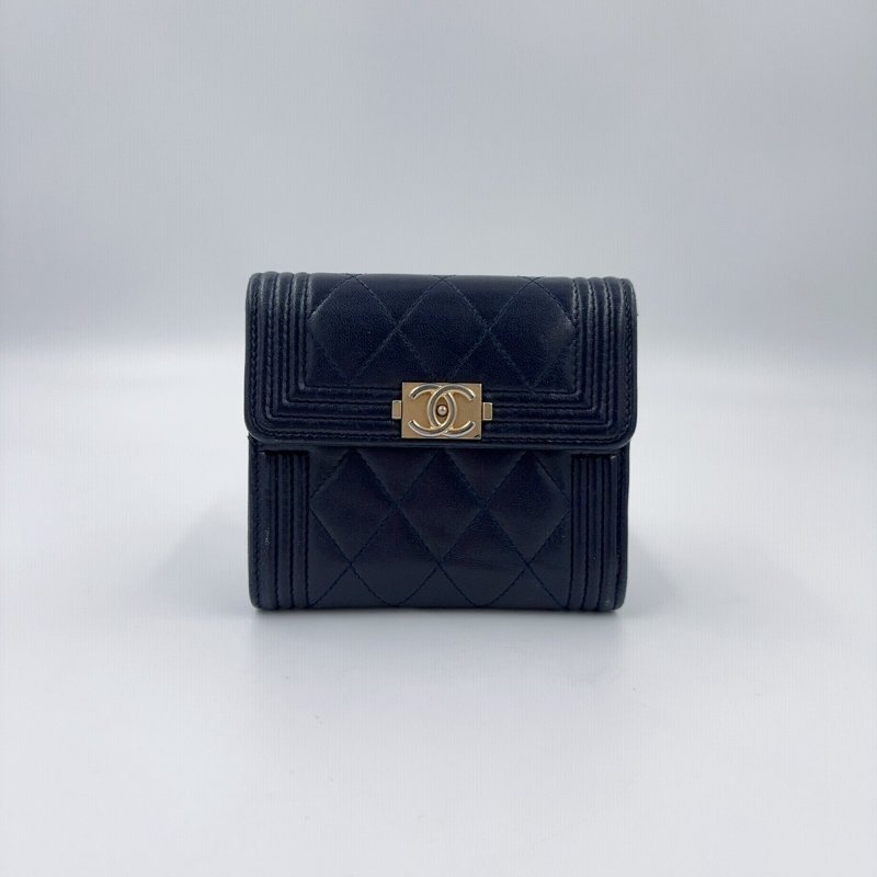 CHANEL深藍金釦Boy三折短夾-0