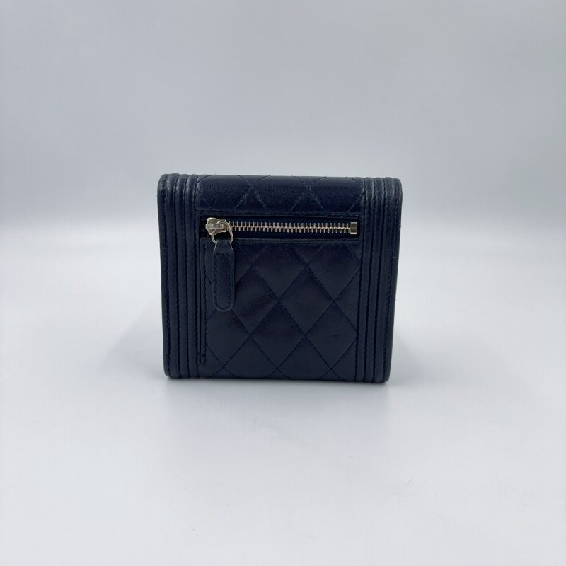 CHANEL深藍金釦Boy三折短夾-3