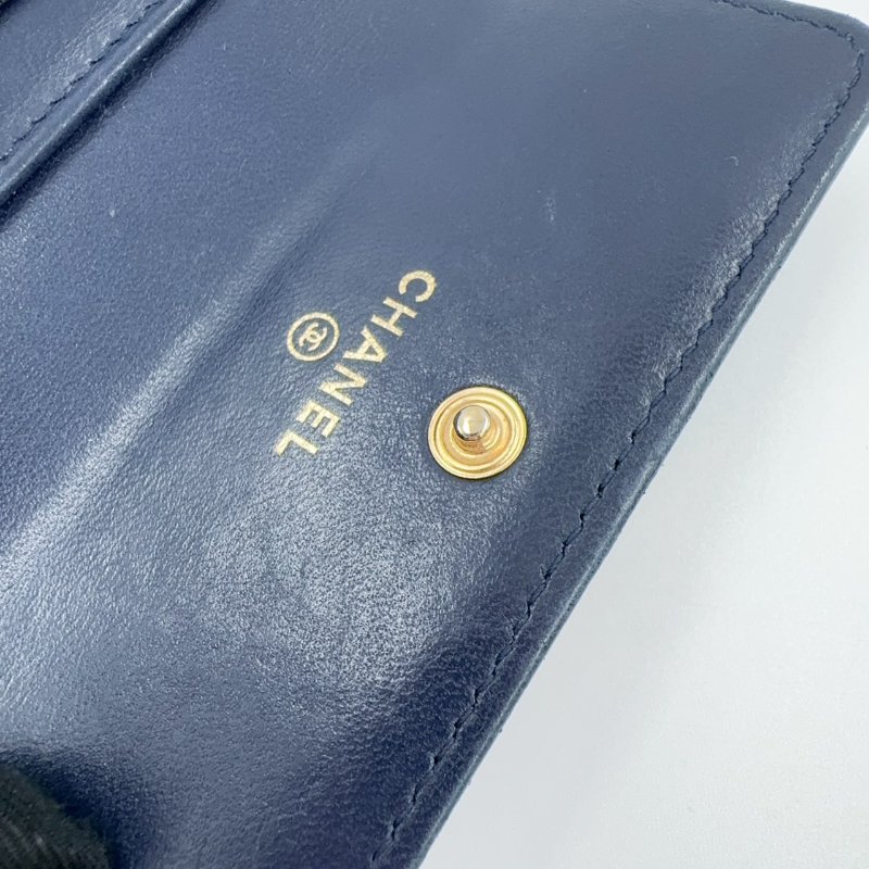 CHANEL深藍金釦Boy三折短夾-7