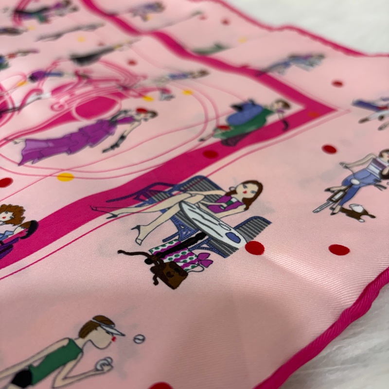 HERMES Ex-Libris les Parisiennes桃粉 圖紋 印花斜紋70ㄨ70 絲 巾方巾-4