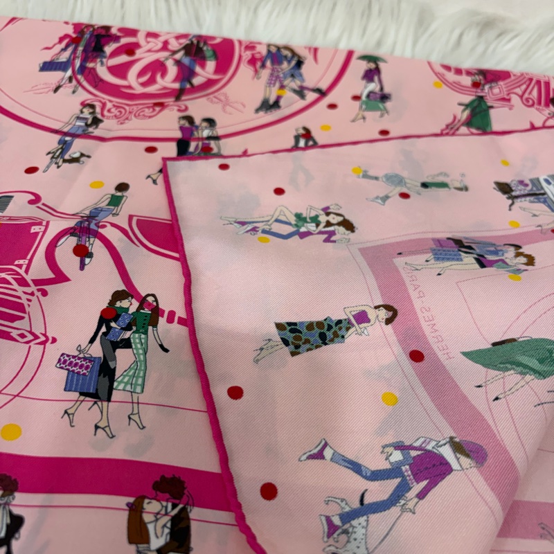 HERMES Ex-Libris les Parisiennes桃粉 圖紋 印花斜紋70ㄨ70 絲 巾方巾-10