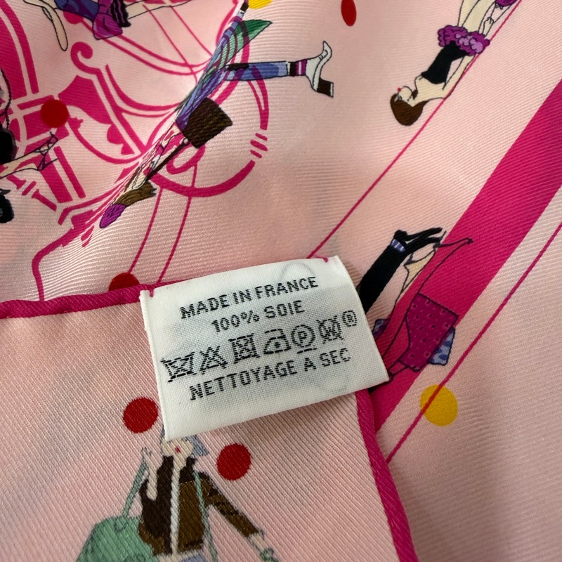 HERMES Ex-Libris les Parisiennes桃粉 圖紋 印花斜紋70ㄨ70 絲 巾方巾-12