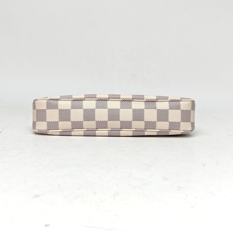 LOUIS VUITTON Pochette大麻將包白棋格PVC金扣晶片-3