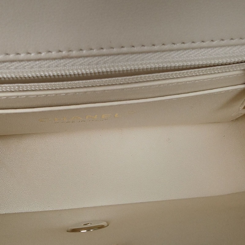 CHANEL CF口蓋包大Mini20cm白色羊皮晶片開金扣-5