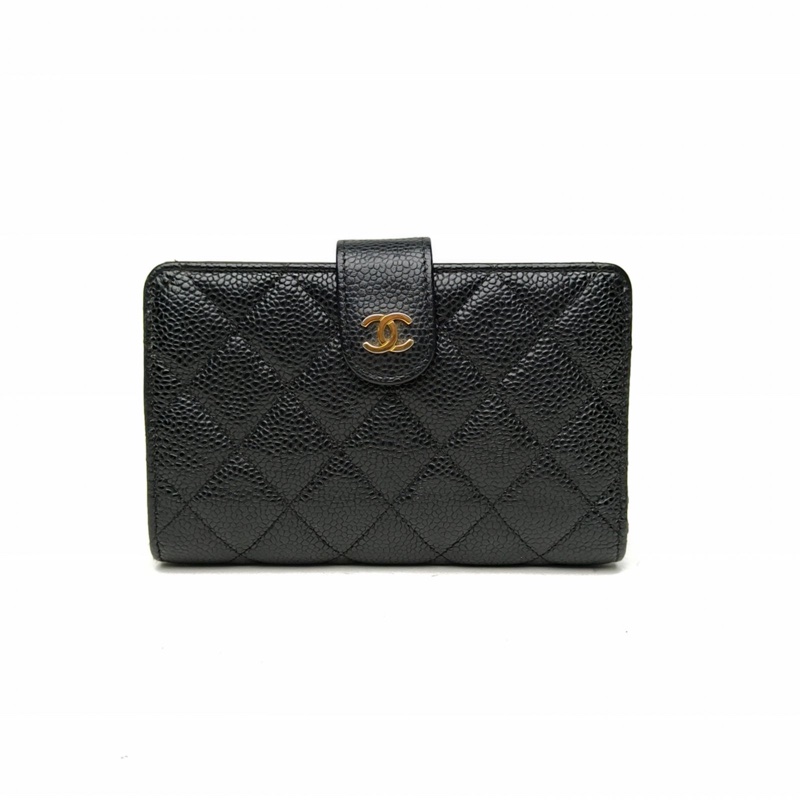 CHANEL 黑色荔枝牛皮18開金扣護照夾對折錢包-0