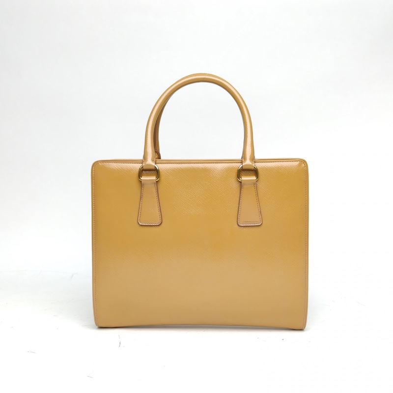 PRADA 奶茶色牛皮風琴季節款蛙口包手提包-2