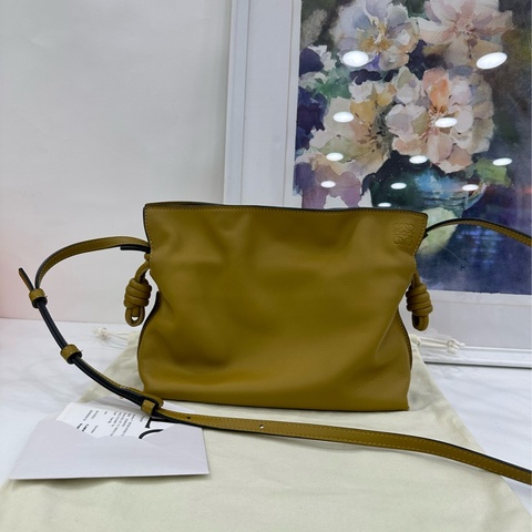 Loewe 羅意威 Flamenco福袋包 薑黃 22年有購證 尺寸:25*17*6.5