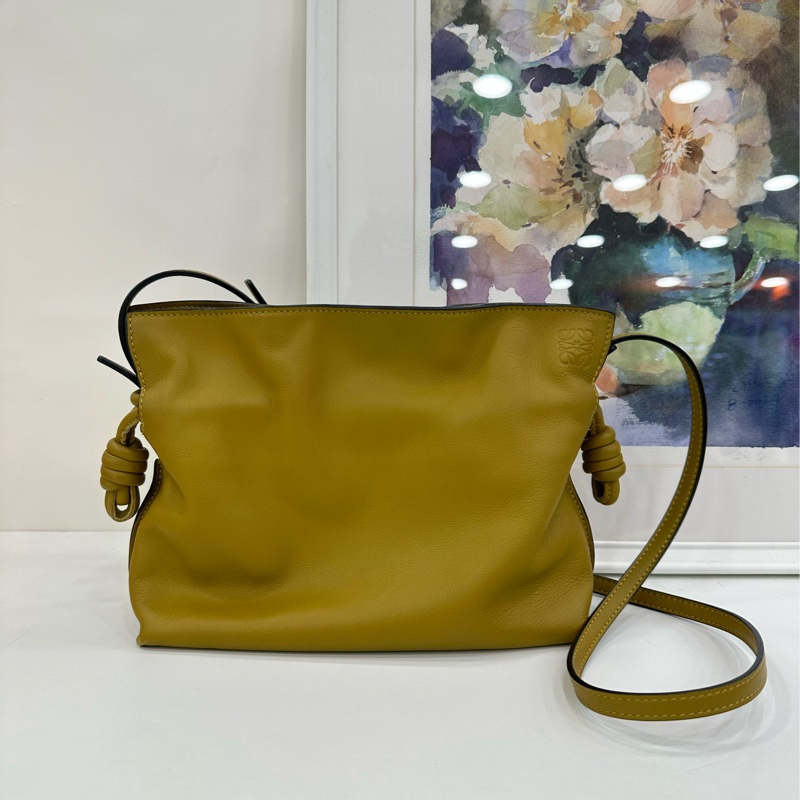 Loewe 羅意威 Flamenco福袋包 薑黃 22年有購證 尺寸:25*17*6.5-1