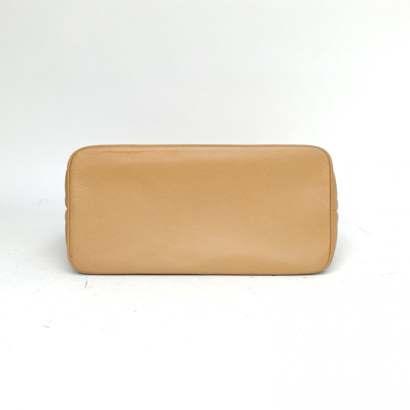 CHANEL 中古米銀牛希爾頓銀幣包奶茶色荔枝牛皮6開銀扣-3