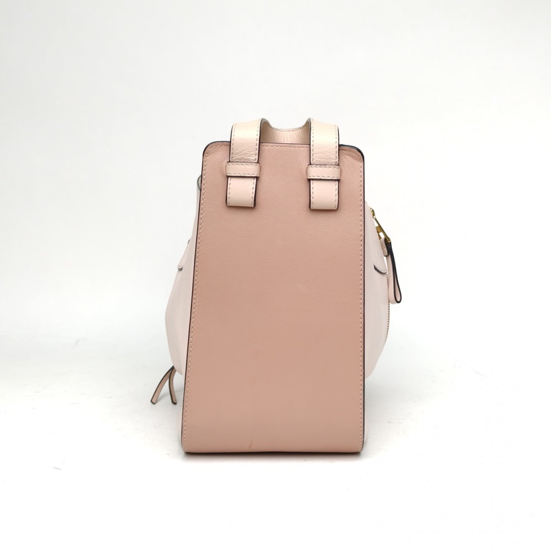 LOEWE Hammock吊床包小號裸粉色牛皮金扣-1